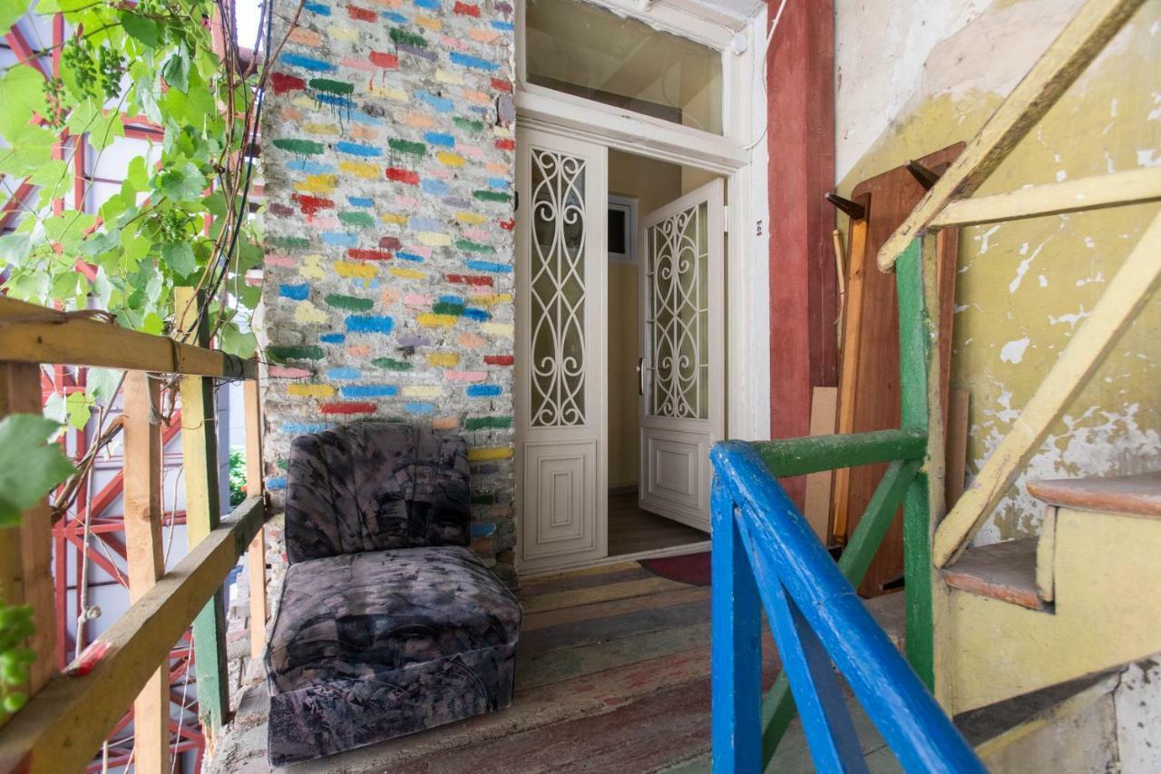 Private Apartment In The Center Of Old Tbilisi Exterior photo