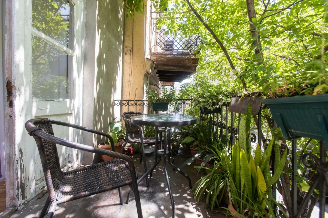 Private Apartment In The Center Of Old Tbilisi Exterior photo